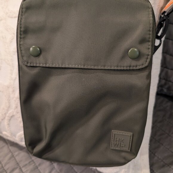 THE XL EVERYDAY ESSENTIALS CROSSBODY - Picture 2 of 8